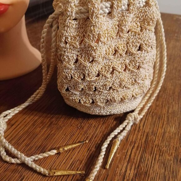 1950s Vintage Gold & Cream Thread Macrame Drawstring Purse - Picture 6 of 6